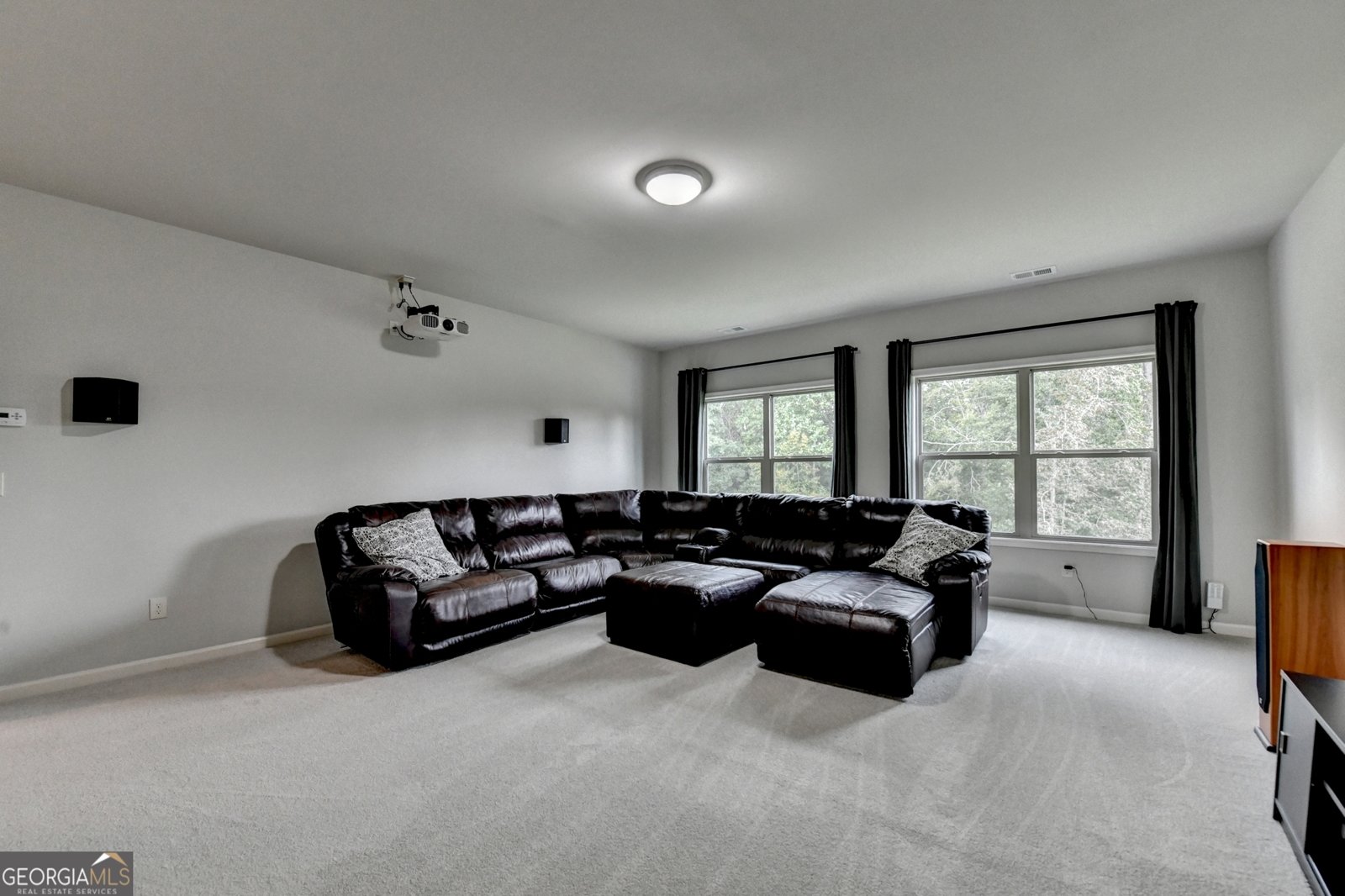 8775 Port View Drive Gainesville - 29