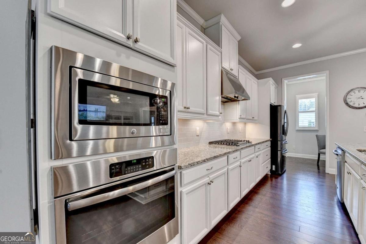 8775 Port View Drive Gainesville - 8