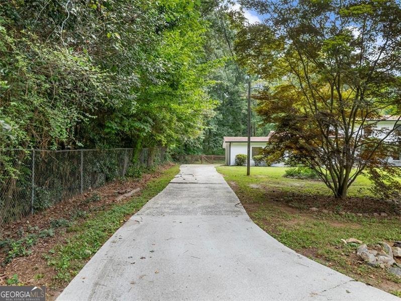 1500 LUCELLE Stone Mountain - 69