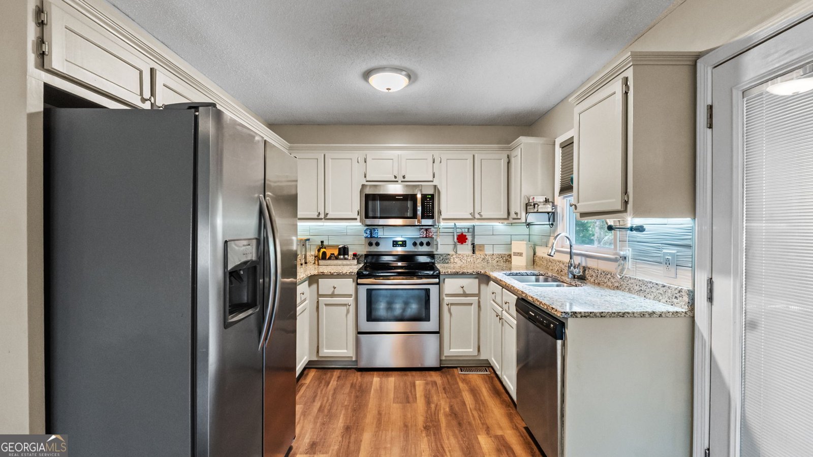 80 Broadlands Drive White - 13