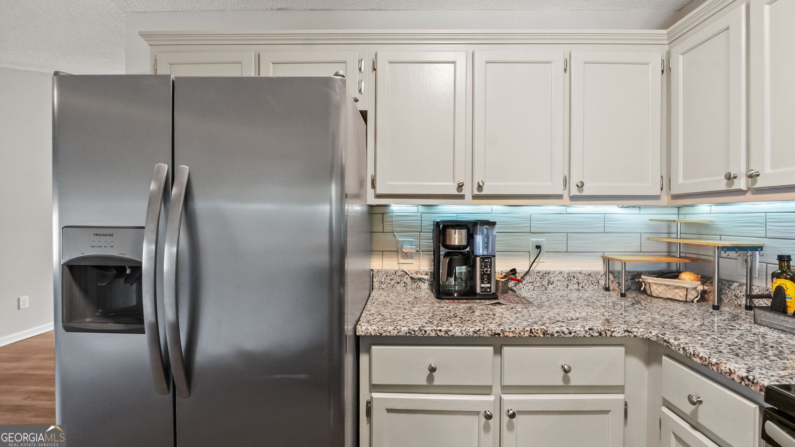 80 Broadlands Drive White - 15