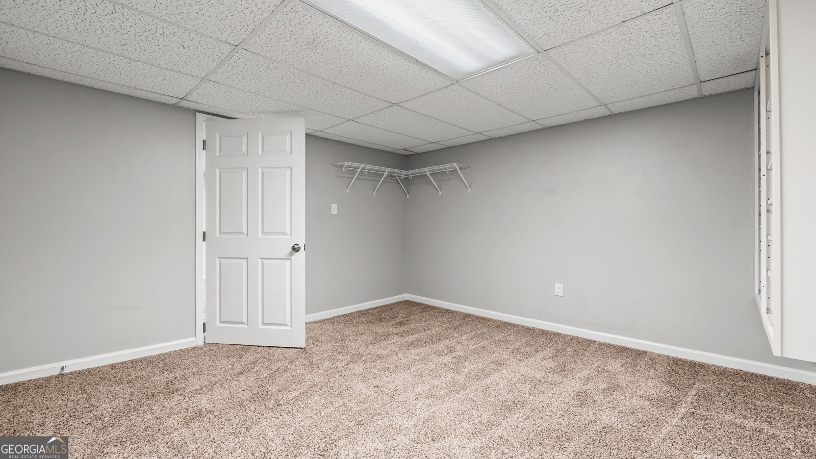 80 Broadlands Drive White - 27