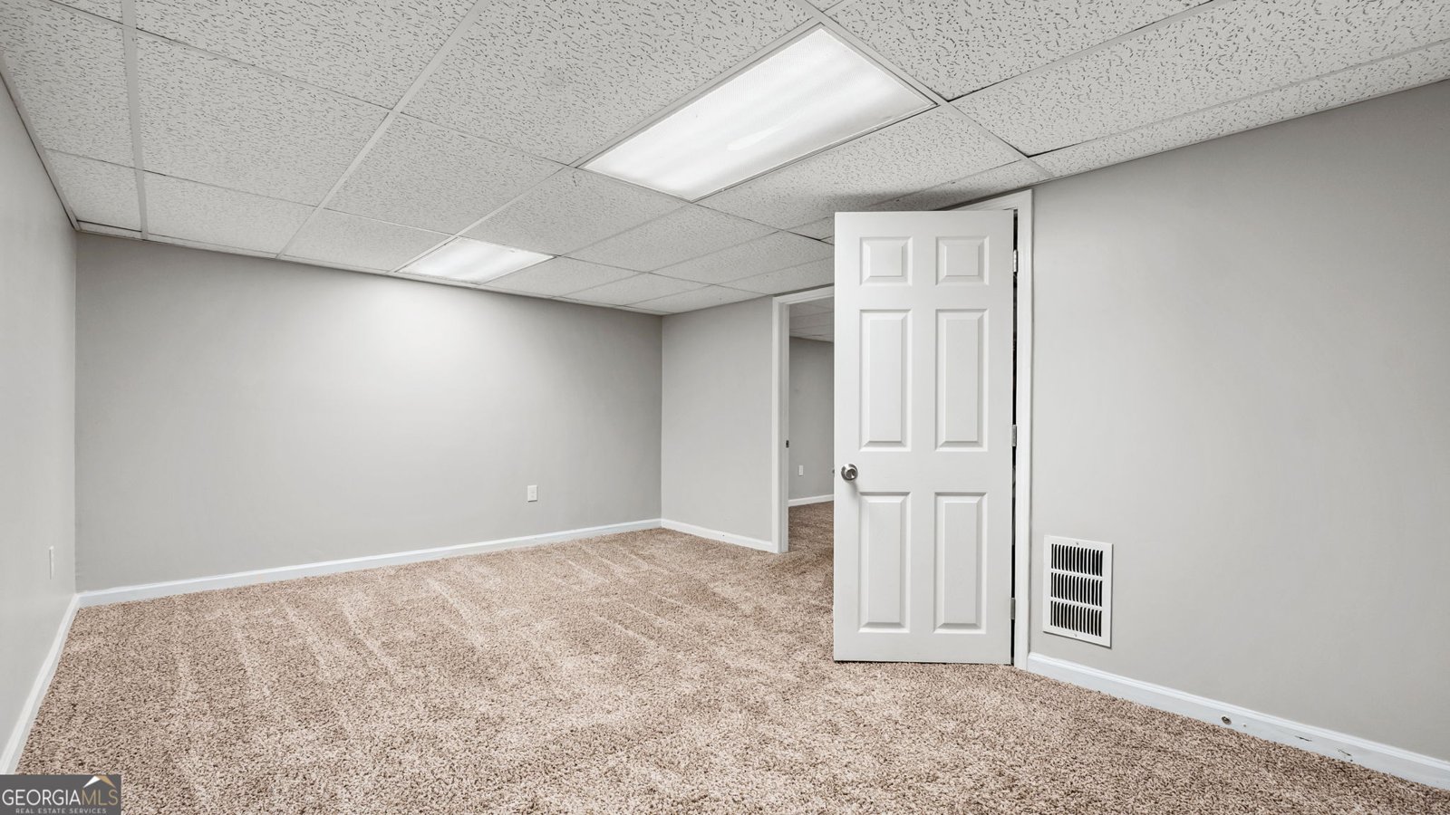 80 Broadlands Drive White - 29