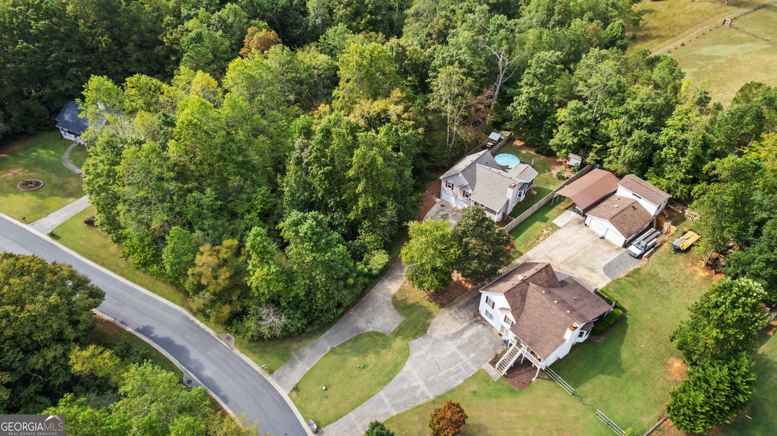 80 Broadlands Drive White - 36