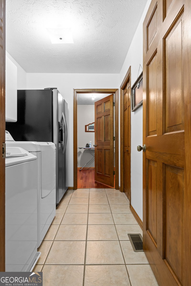 204 Old County Road Ringgold - 19