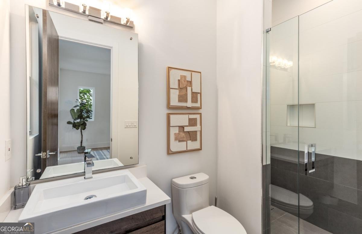 1045 Shepherds Lane Atlanta - 23