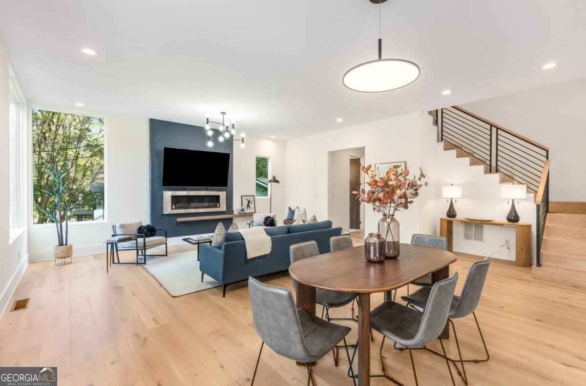 1045 Shepherds Lane Atlanta - 4
