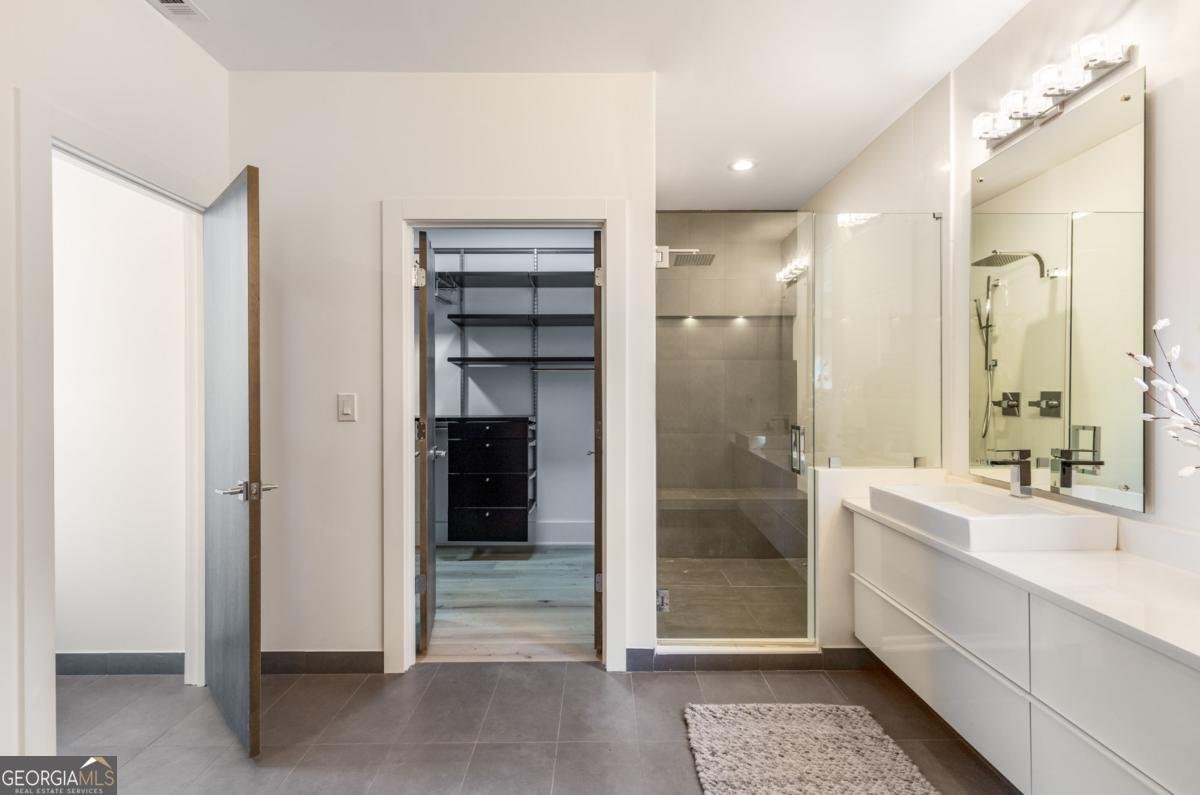 1045 Shepherds Lane Atlanta - 40