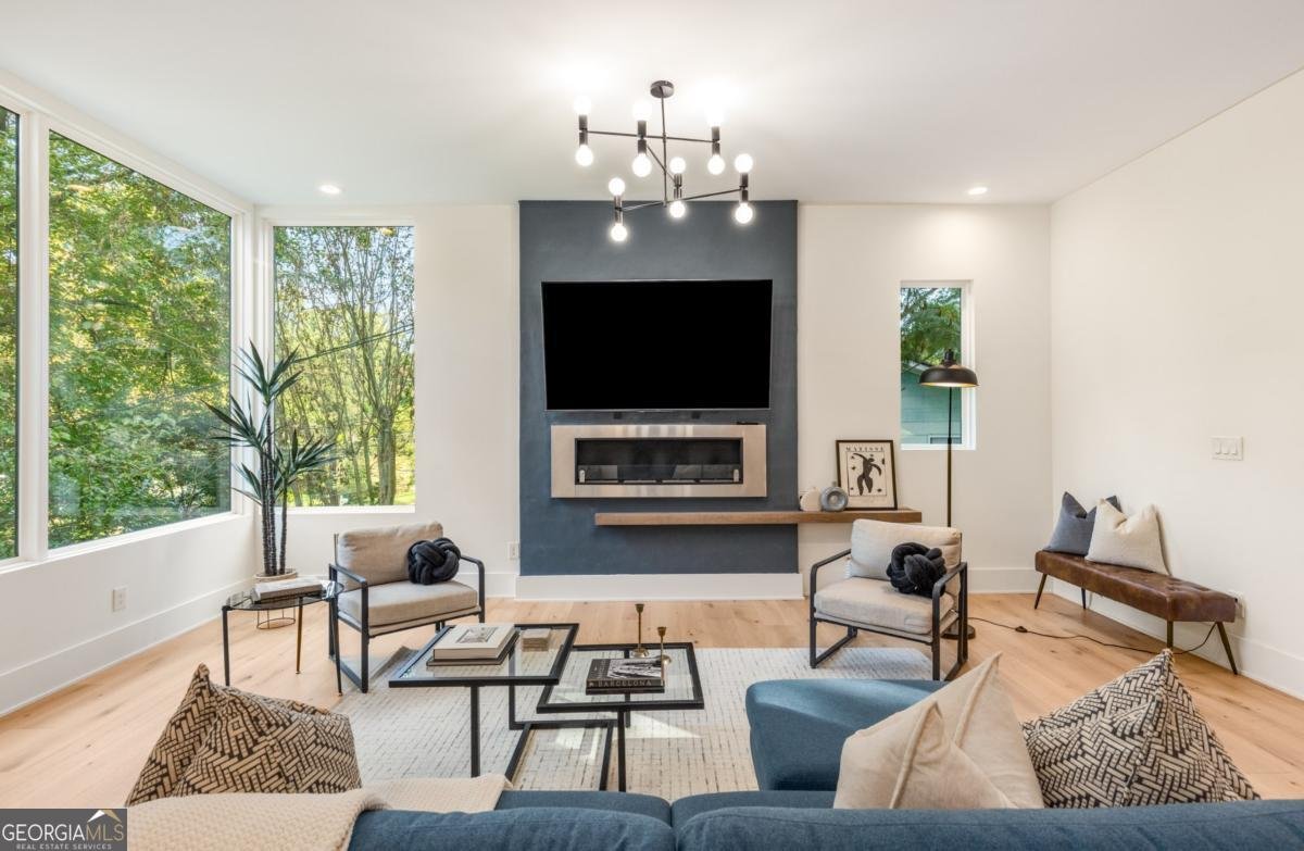 1045 Shepherds Lane Atlanta - 8