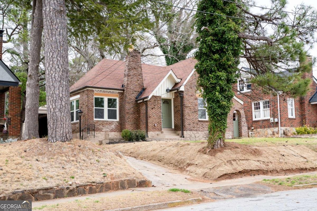 1395 Winburn Drive East Point - 1
