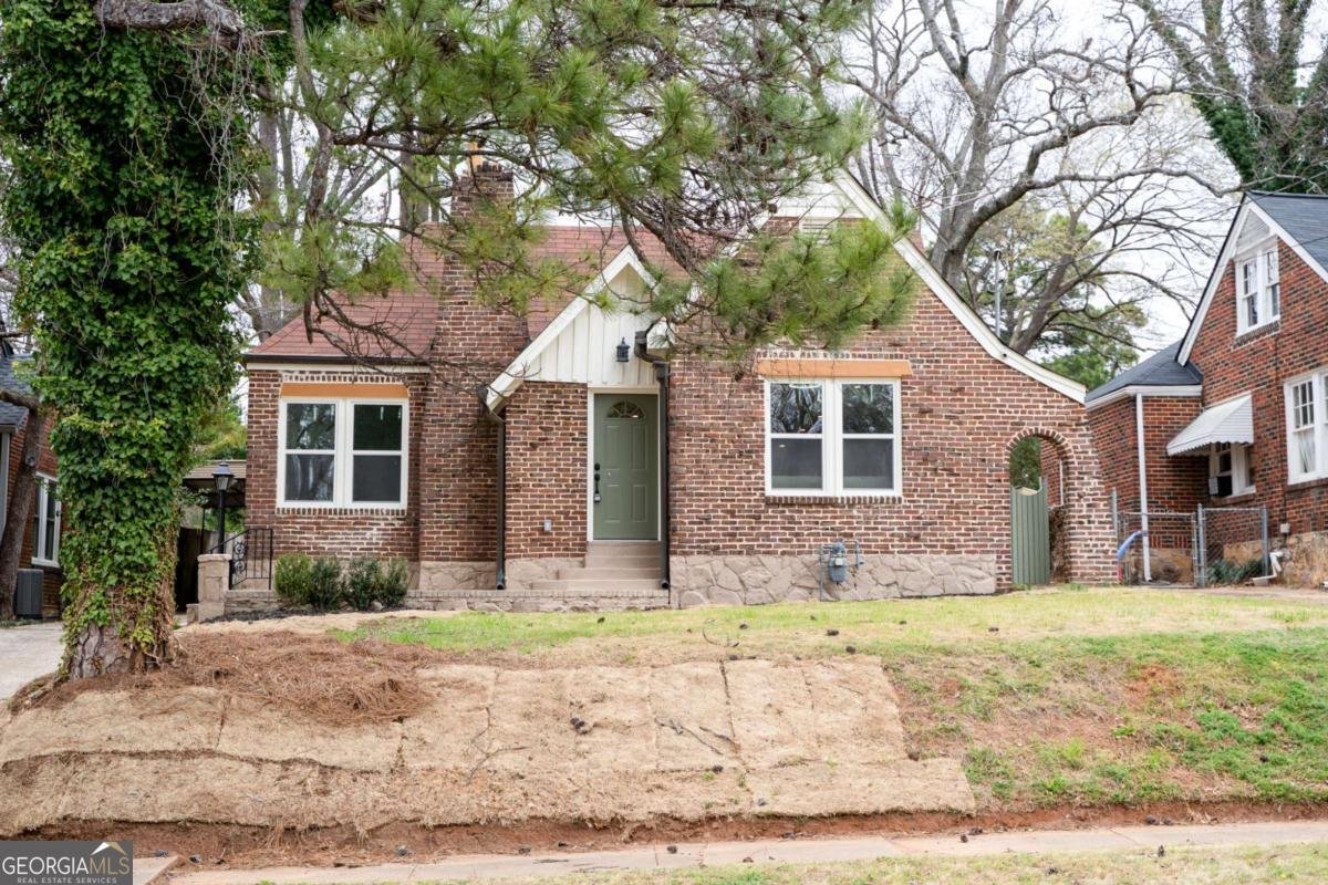 1395 Winburn Drive East Point - 2