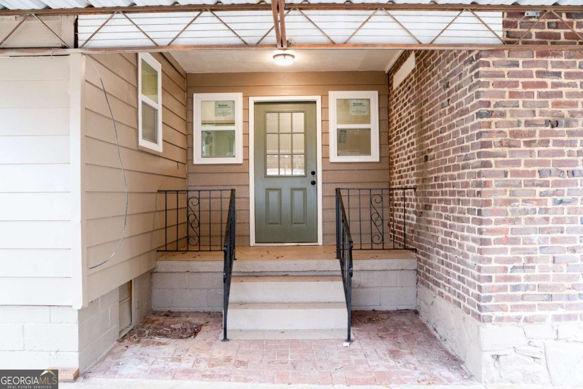 1395 Winburn Drive East Point - 6