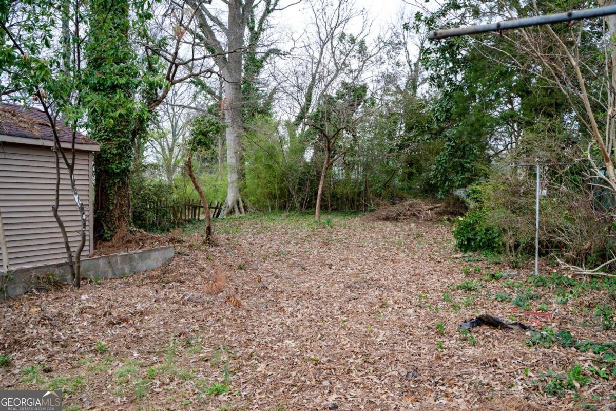 1395 Winburn Drive East Point - 9