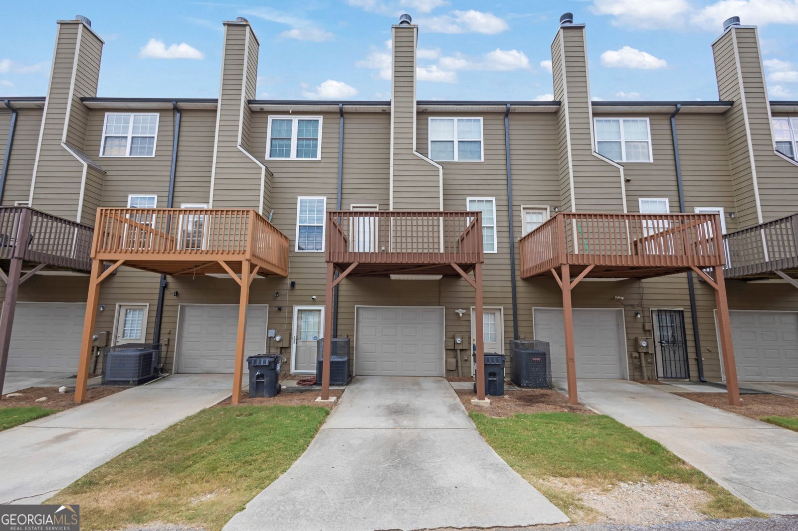 6034 Bayrose Circle East Point - 33