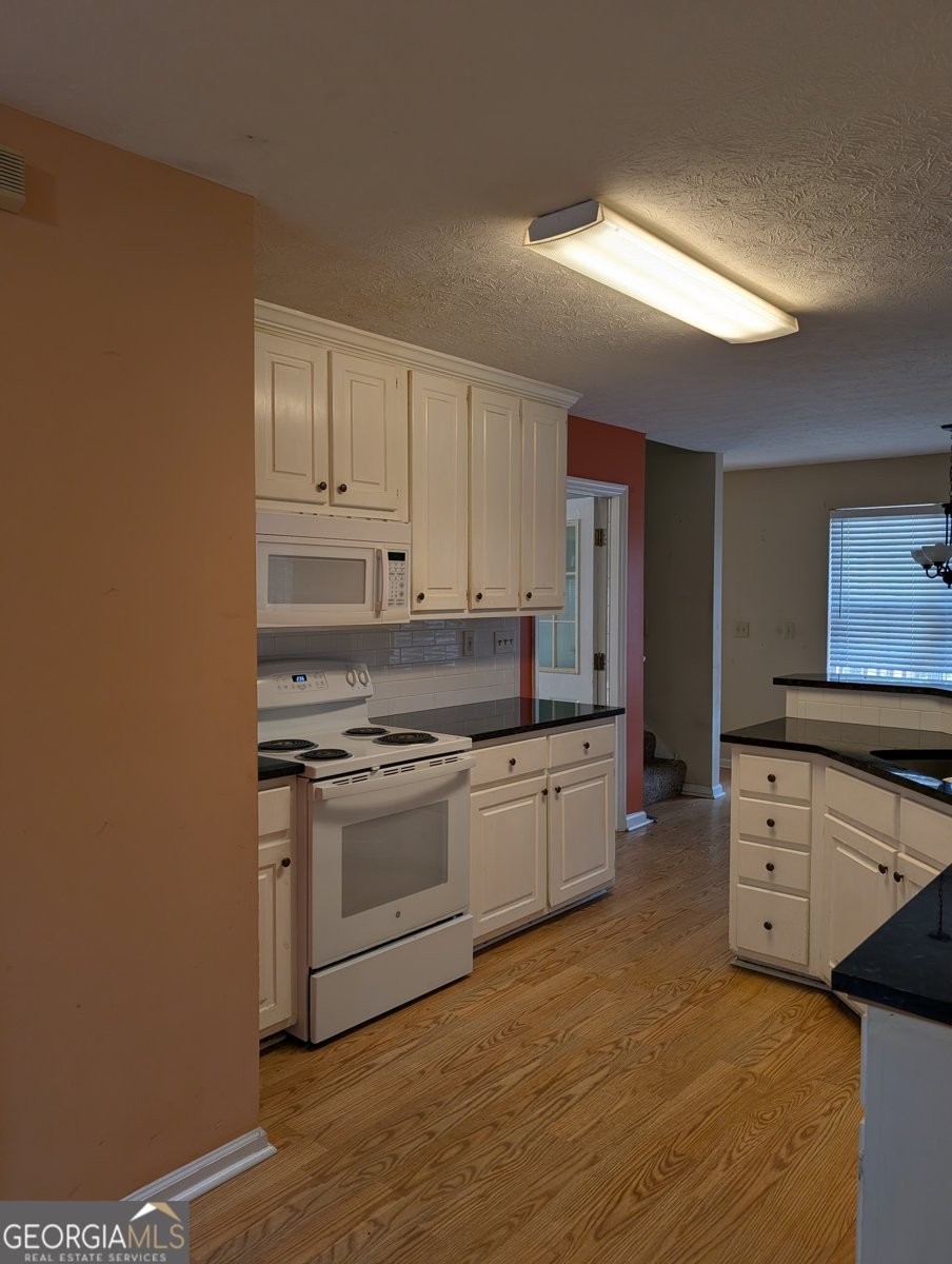 224 Old Pond Road Lagrange - 4