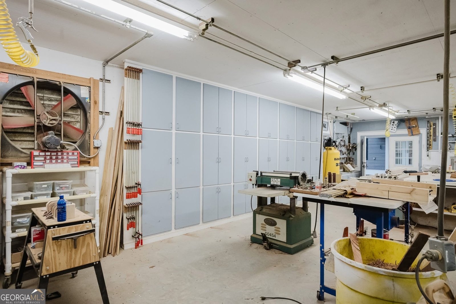 410 Country Kitchen Road Barnesville - 55