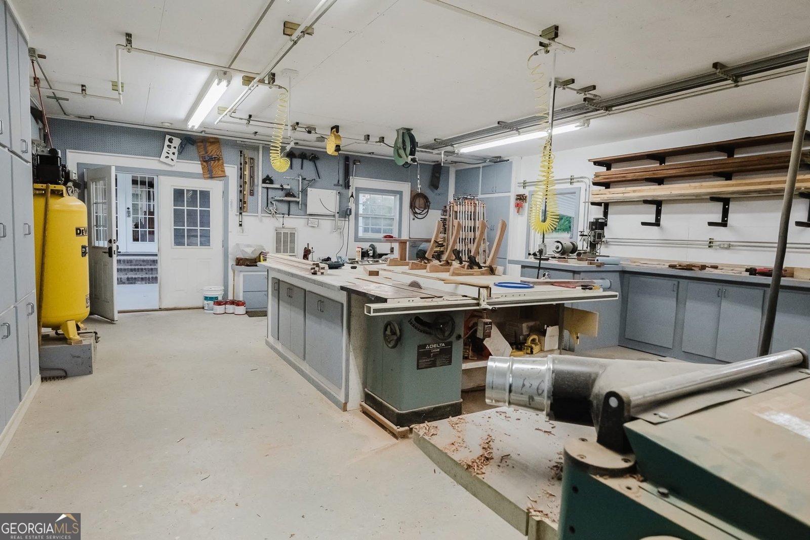 410 Country Kitchen Road Barnesville - 57