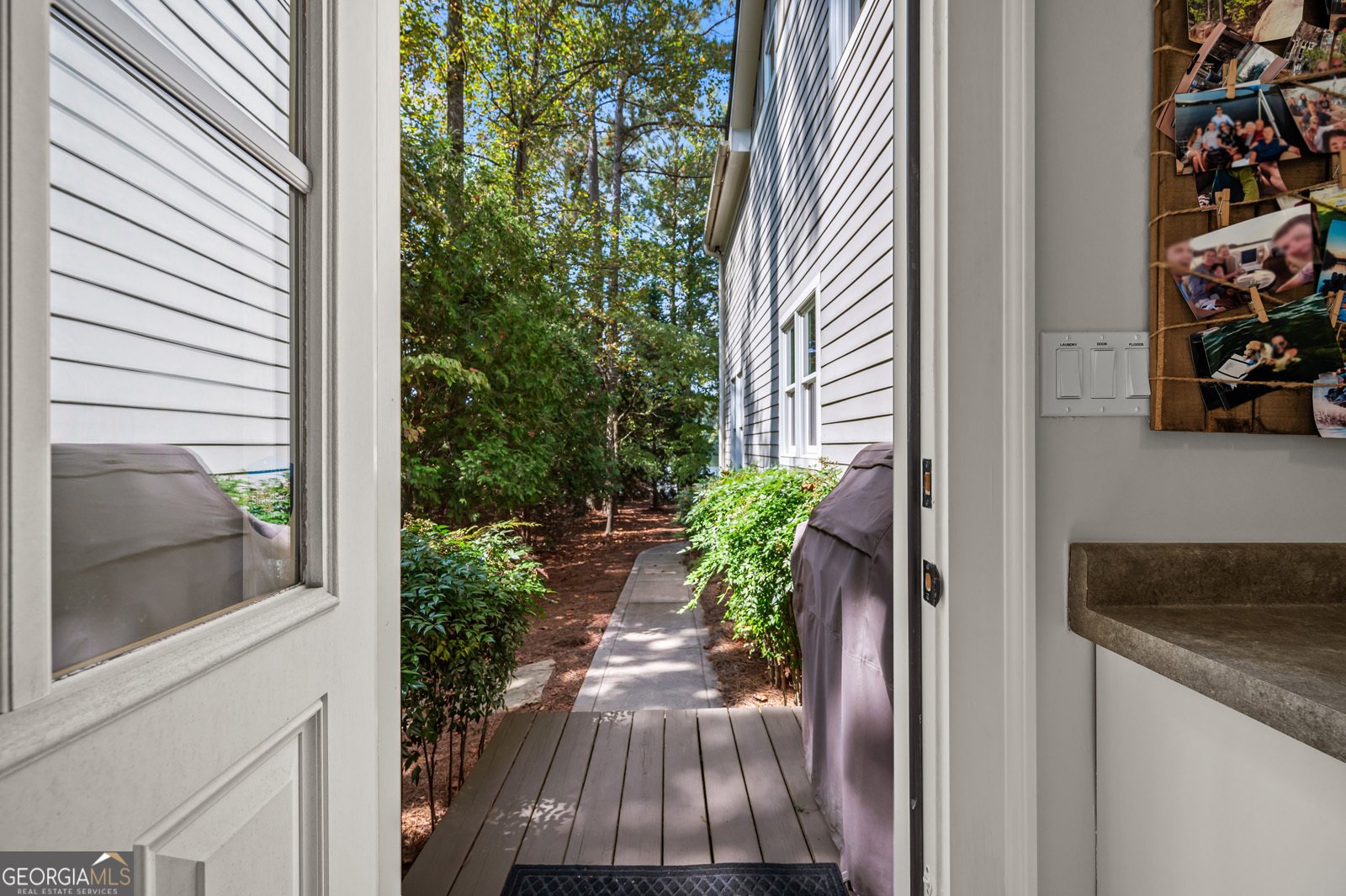 1061 Clearwater Drive White Plains - 3