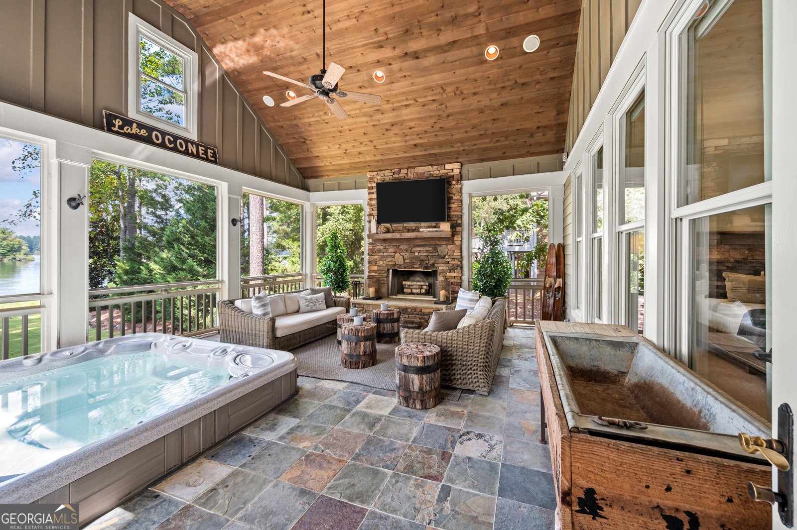 1061 Clearwater Drive White Plains - 33