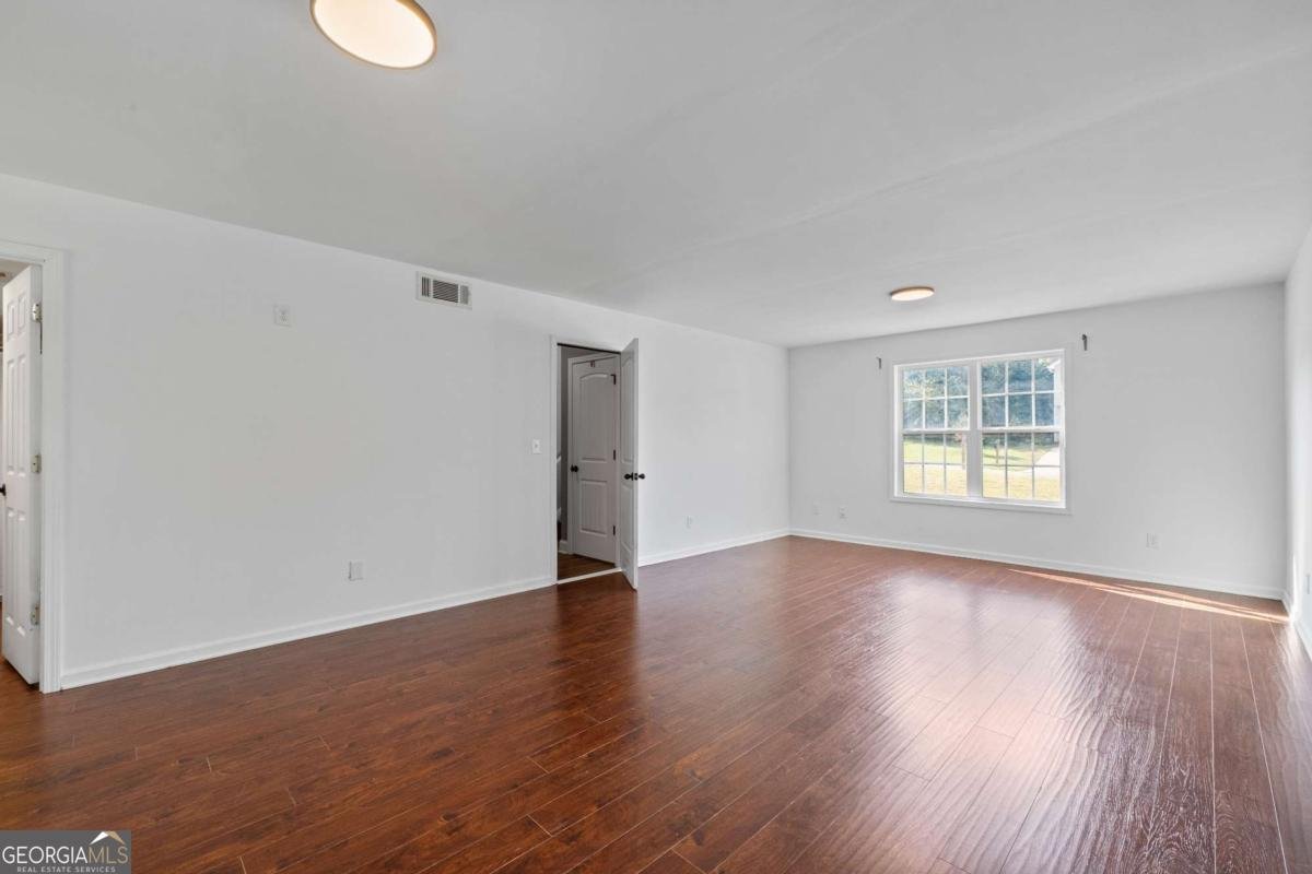 5458 Latham Manor Drive Gainesville - 29
