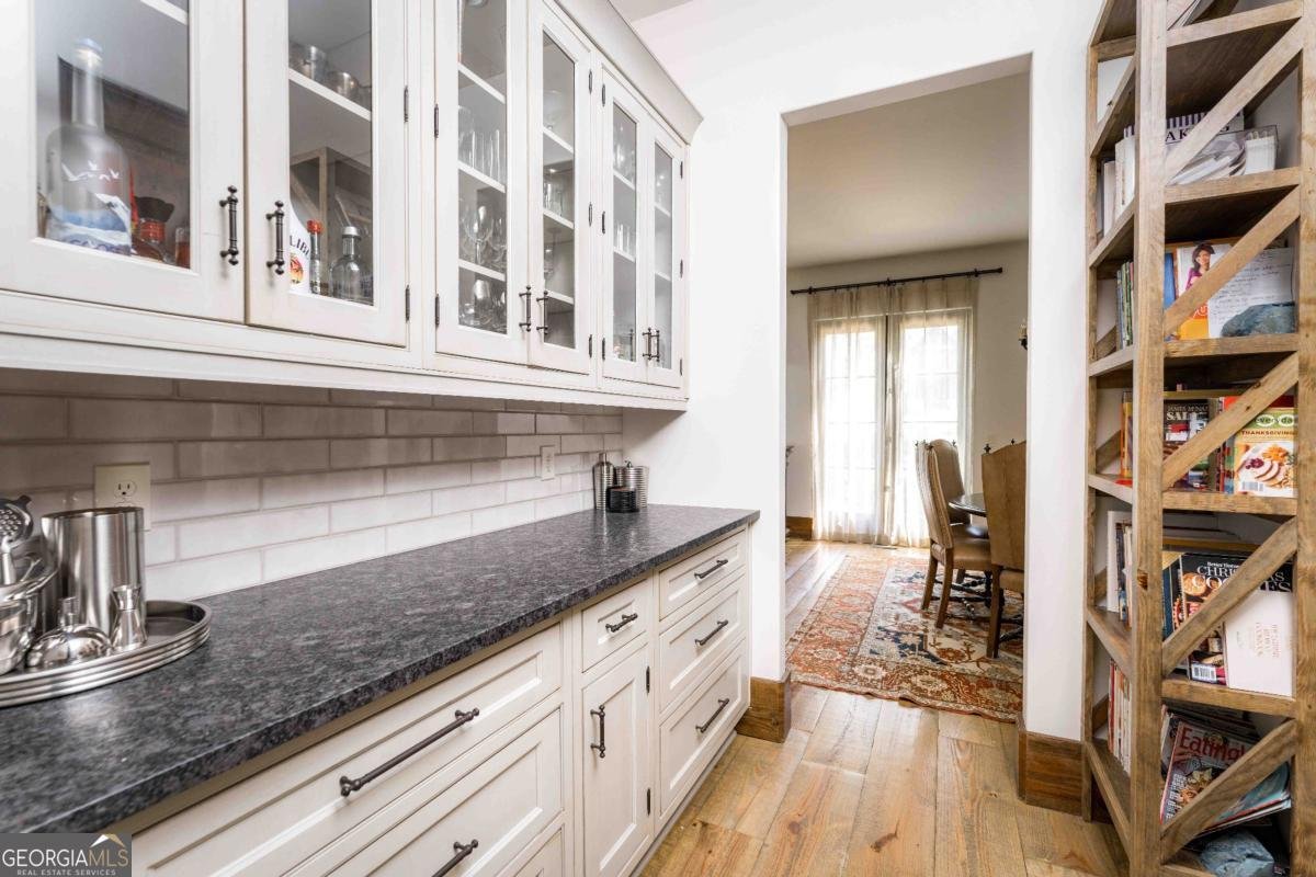 3118 Roxboro Road Atlanta - 28