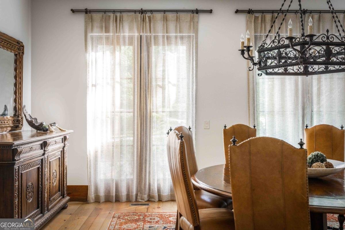 3118 Roxboro Road Atlanta - 34