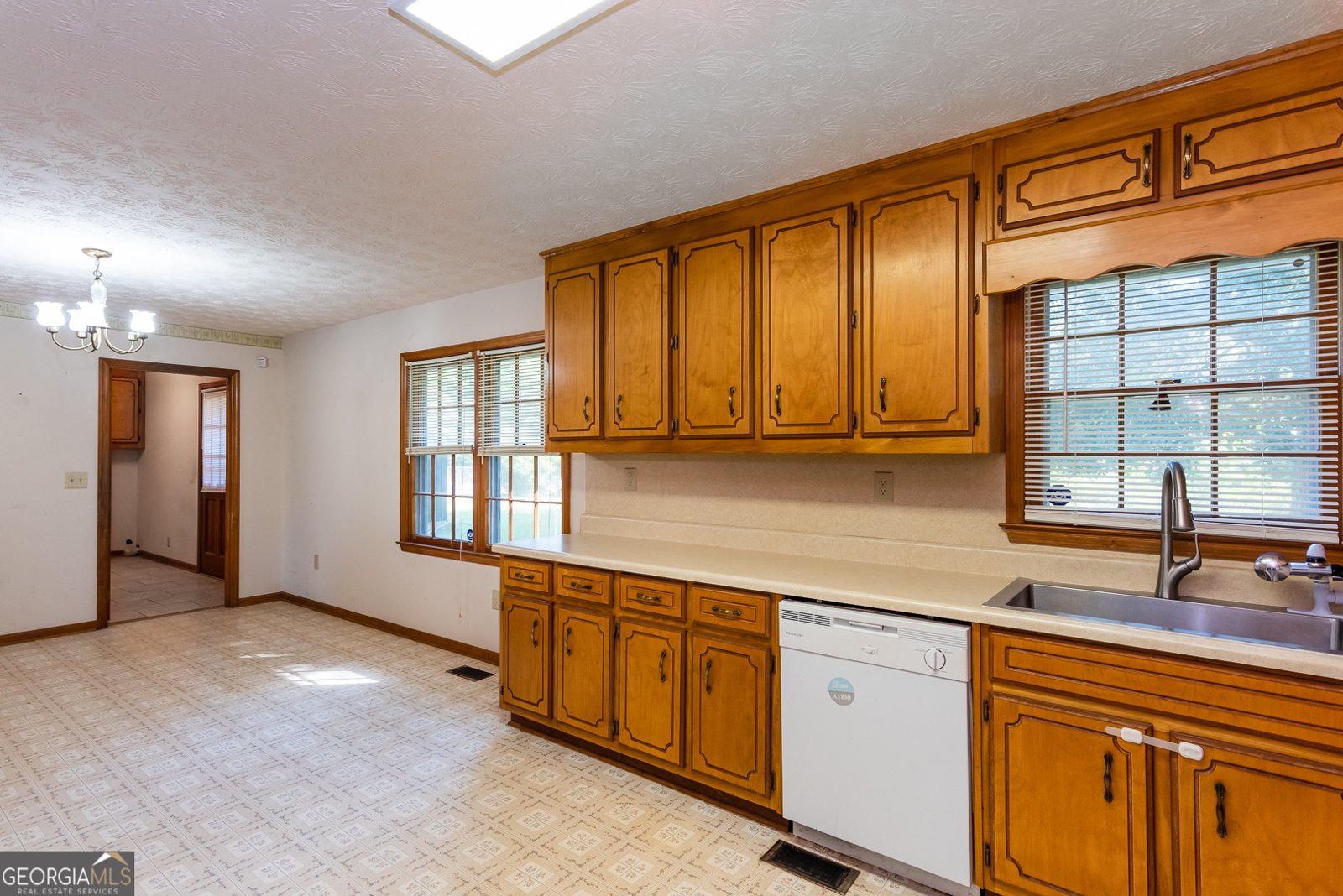 60 Knights Circle Covington - main photo