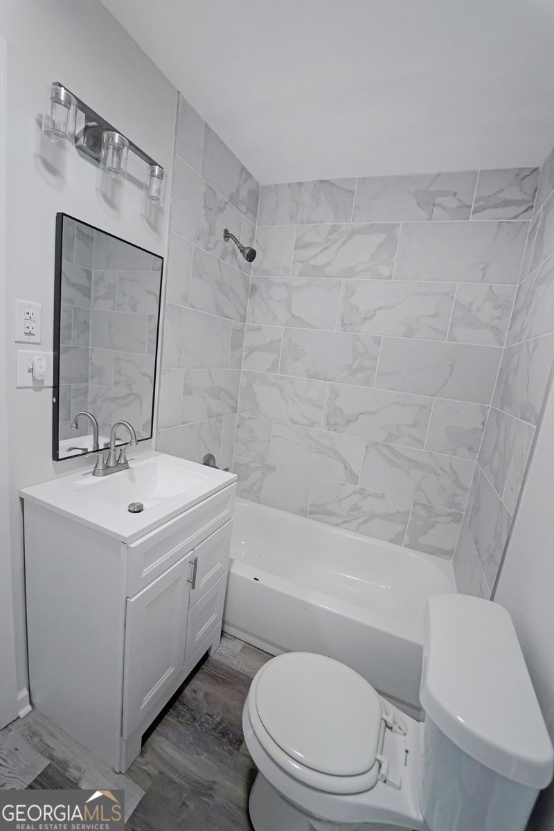 3021 Lakeridge Drive Conyers - 13
