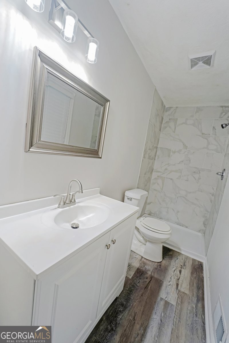 3021 Lakeridge Drive Conyers - 16