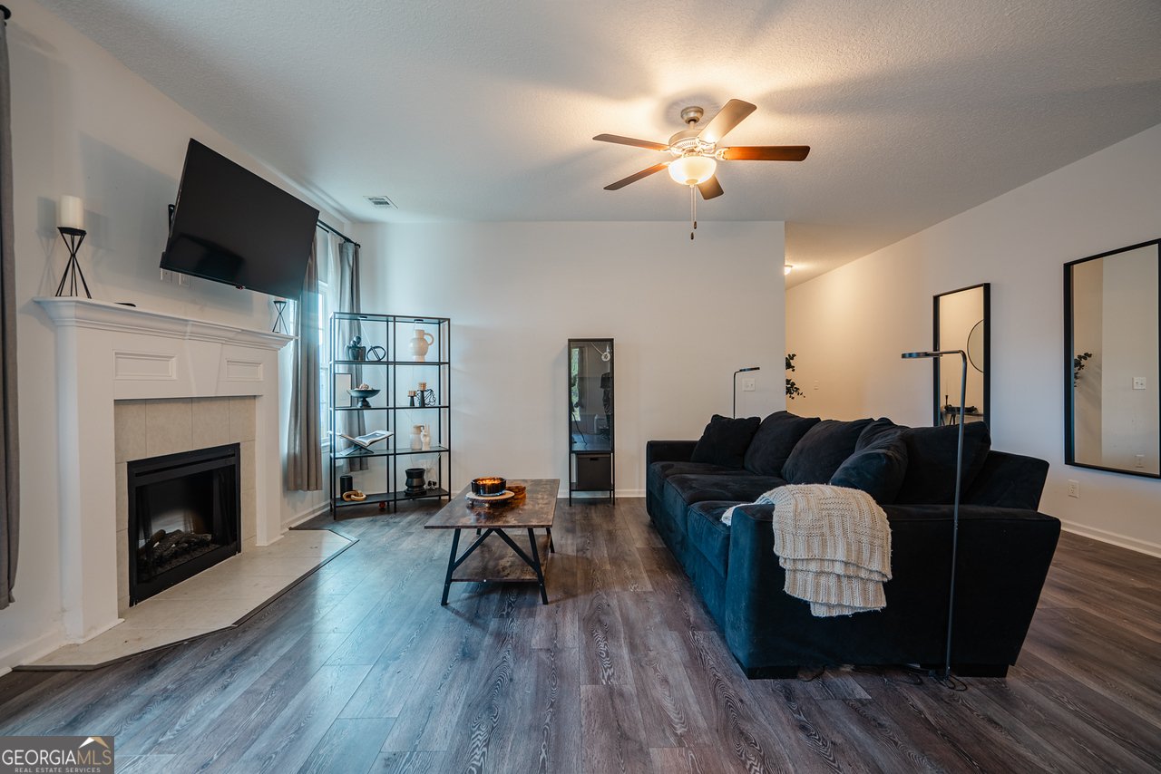 426 Brightleaf Circle Hinesville - 23