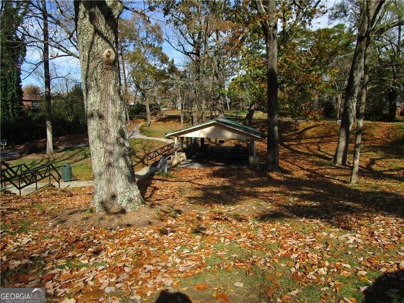 1235 Riverside Drive Gainesville - 37