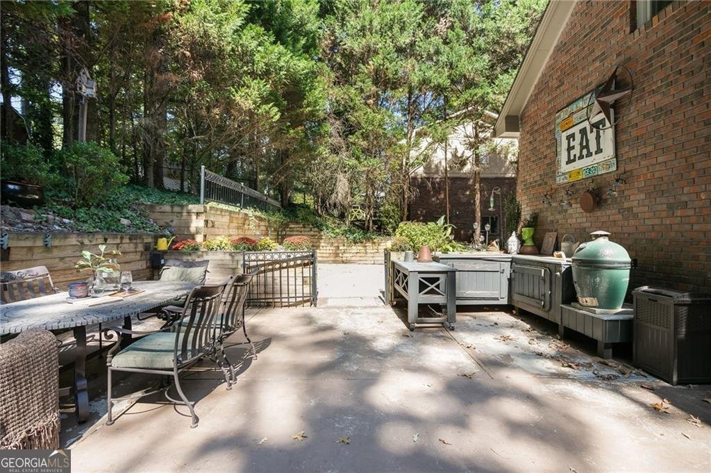 1130 Lake Drive Roswell - 35