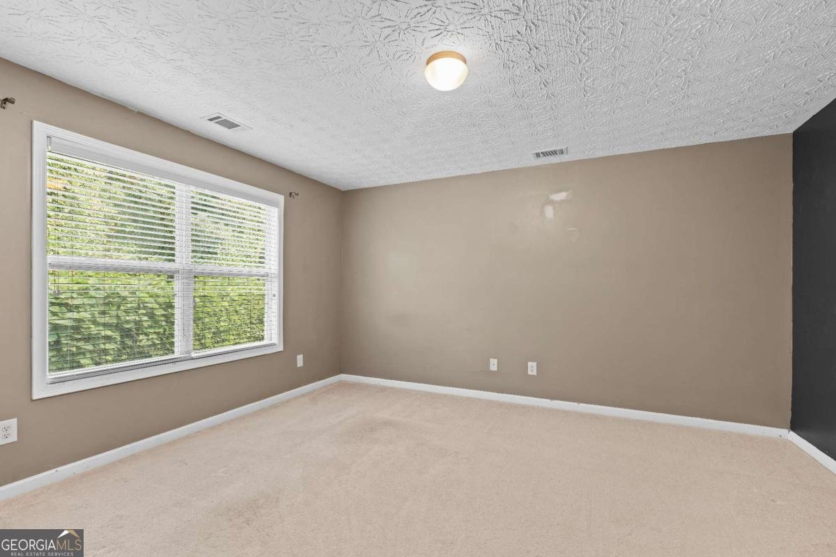 7125 Creeksong Drive Douglasville - 33