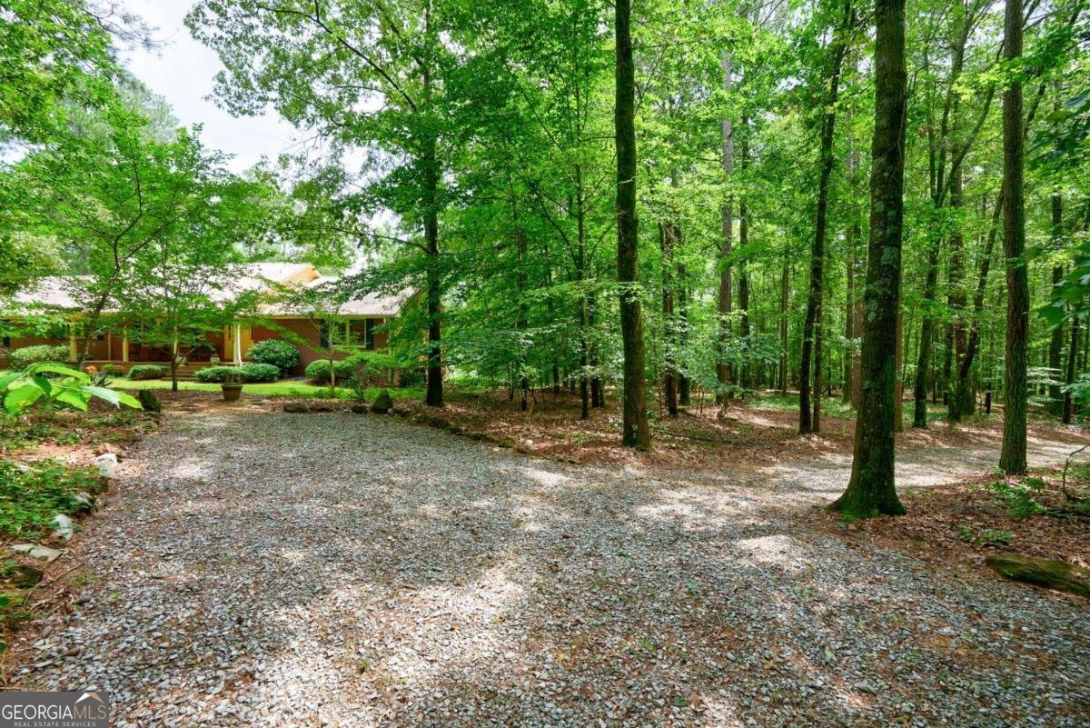 1348 Barwick Hill Road Comer - 16