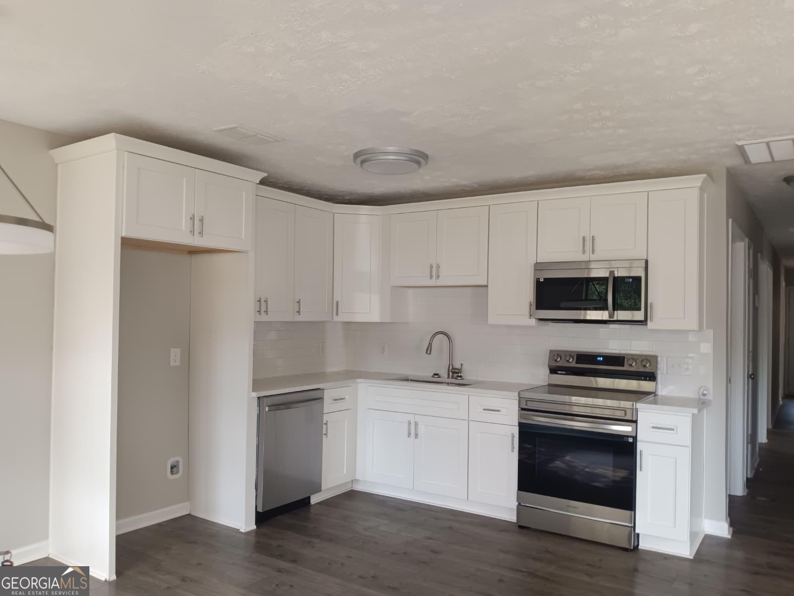 202 Parker Lane Lagrange - 2