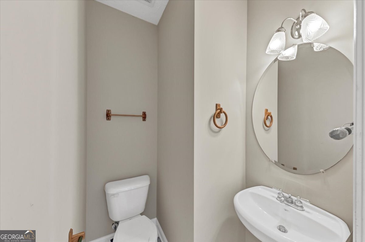 3185 ASPEN Avenue Atlanta - 17