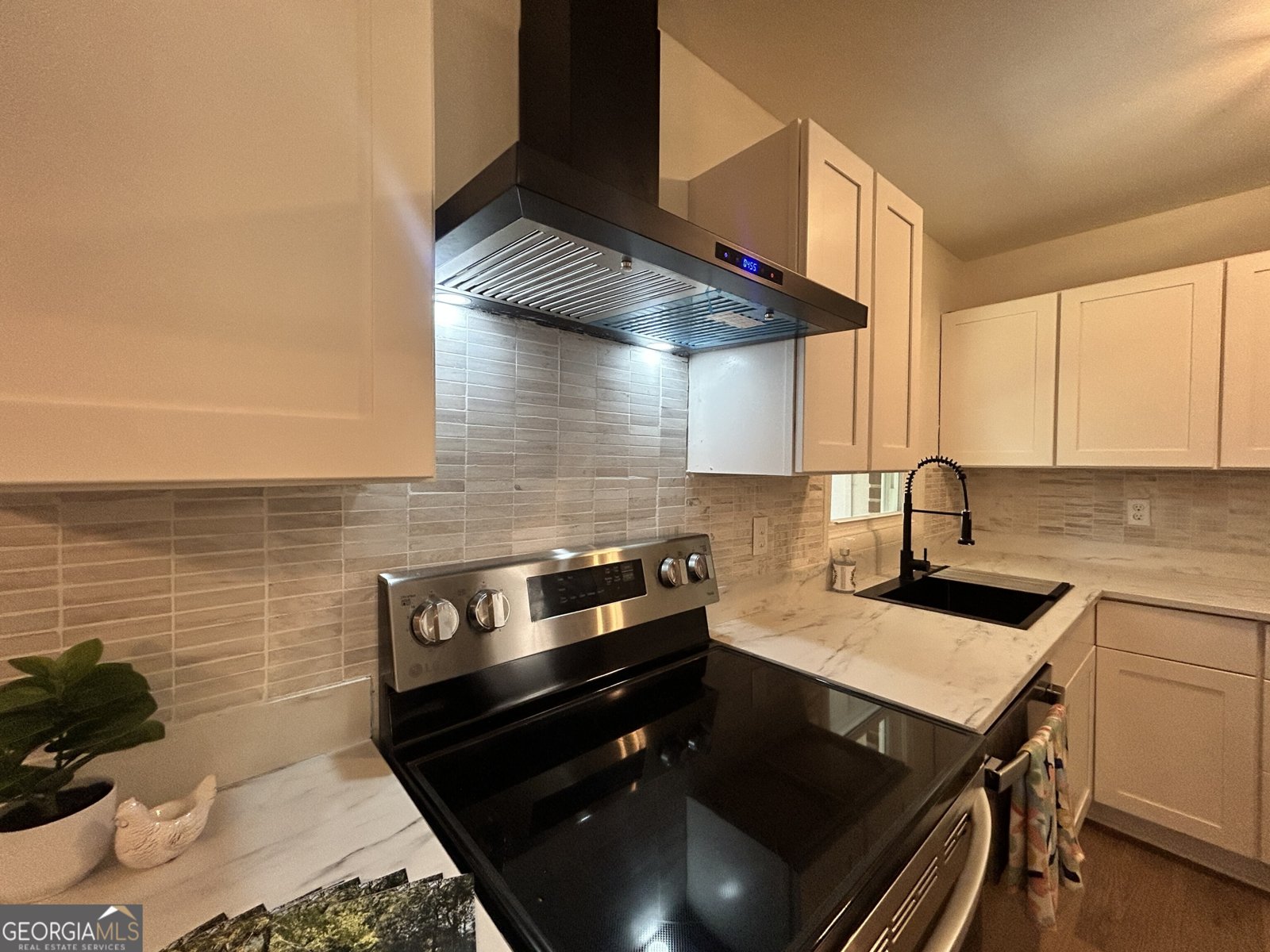 898 Verona Drive Clarkston - 8
