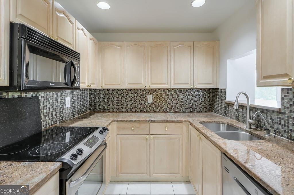 3475 Oak Valley Road Atlanta - 27