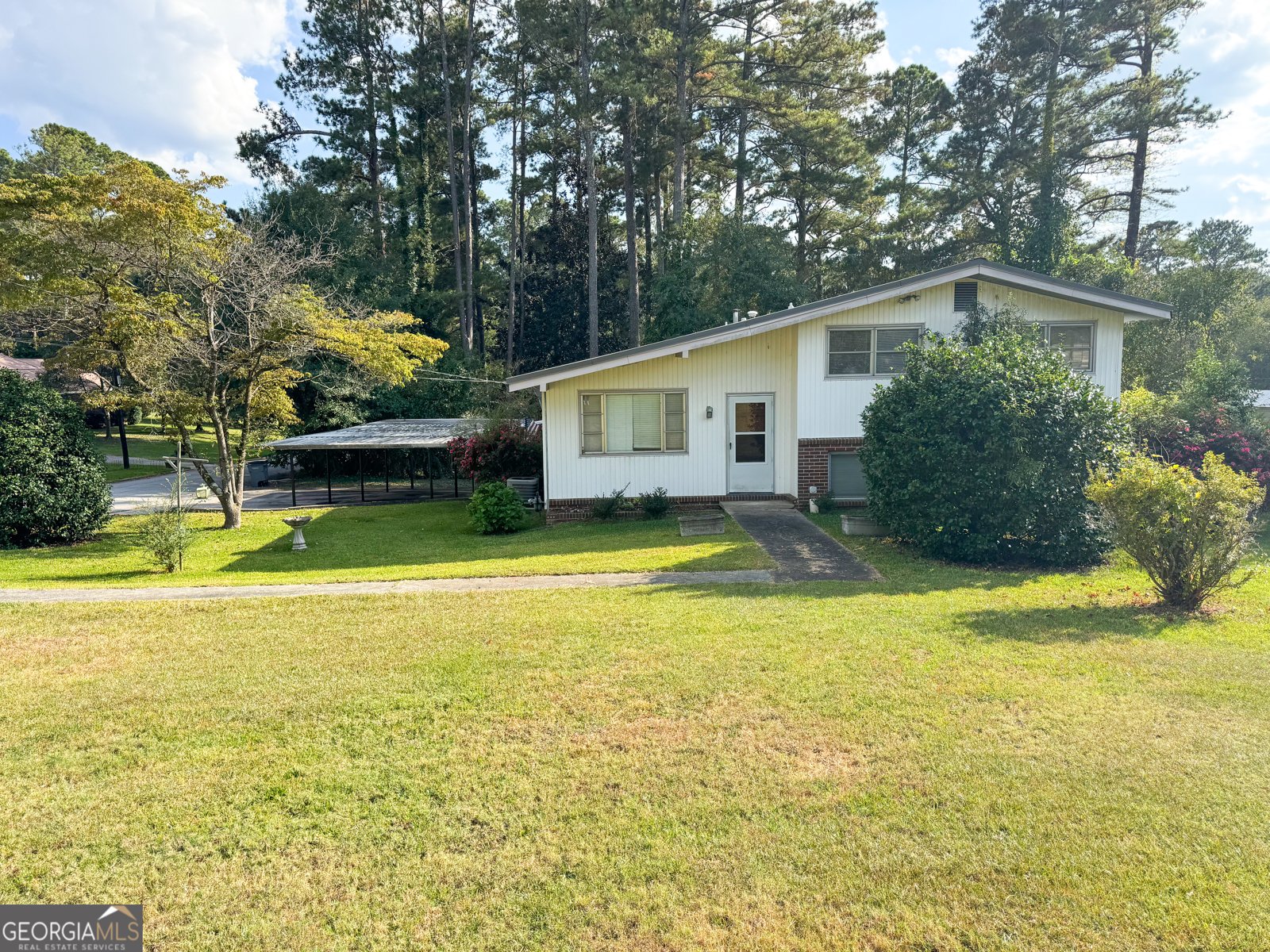 201 Chilton Crescent Lagrange - 1