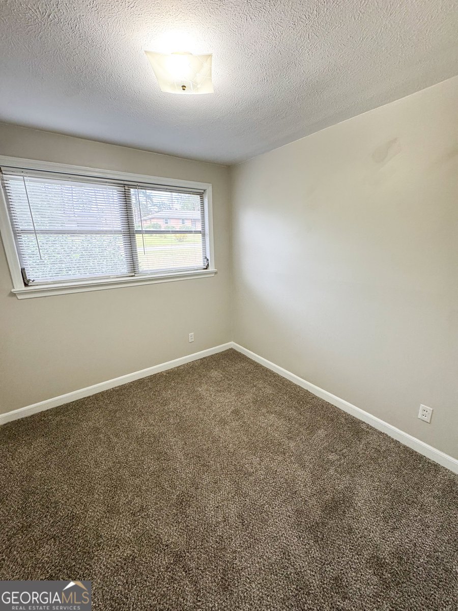 201 Chilton Crescent Lagrange - 11