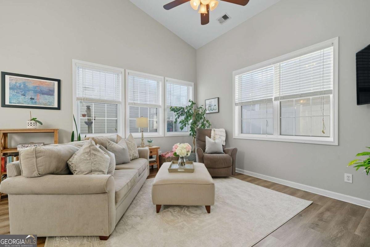 615 Bedford Court Woodstock - 3
