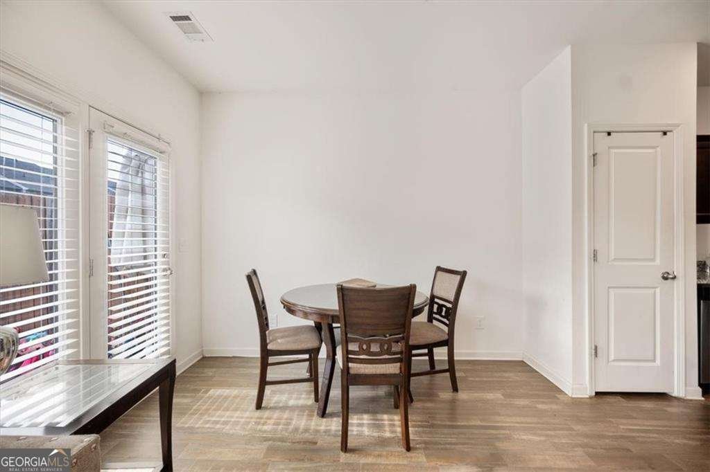 11991 Fuller Street Hampton - 12