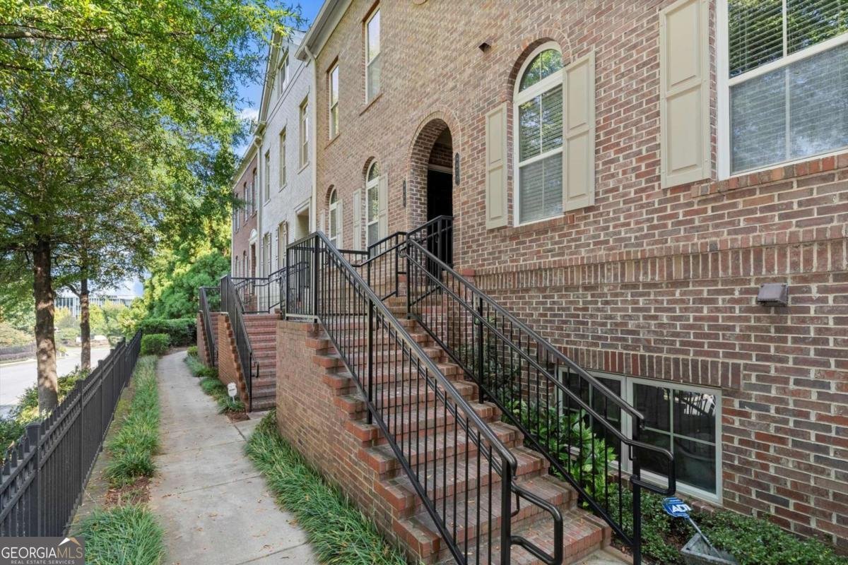 6468 Chariot Street Atlanta - 1