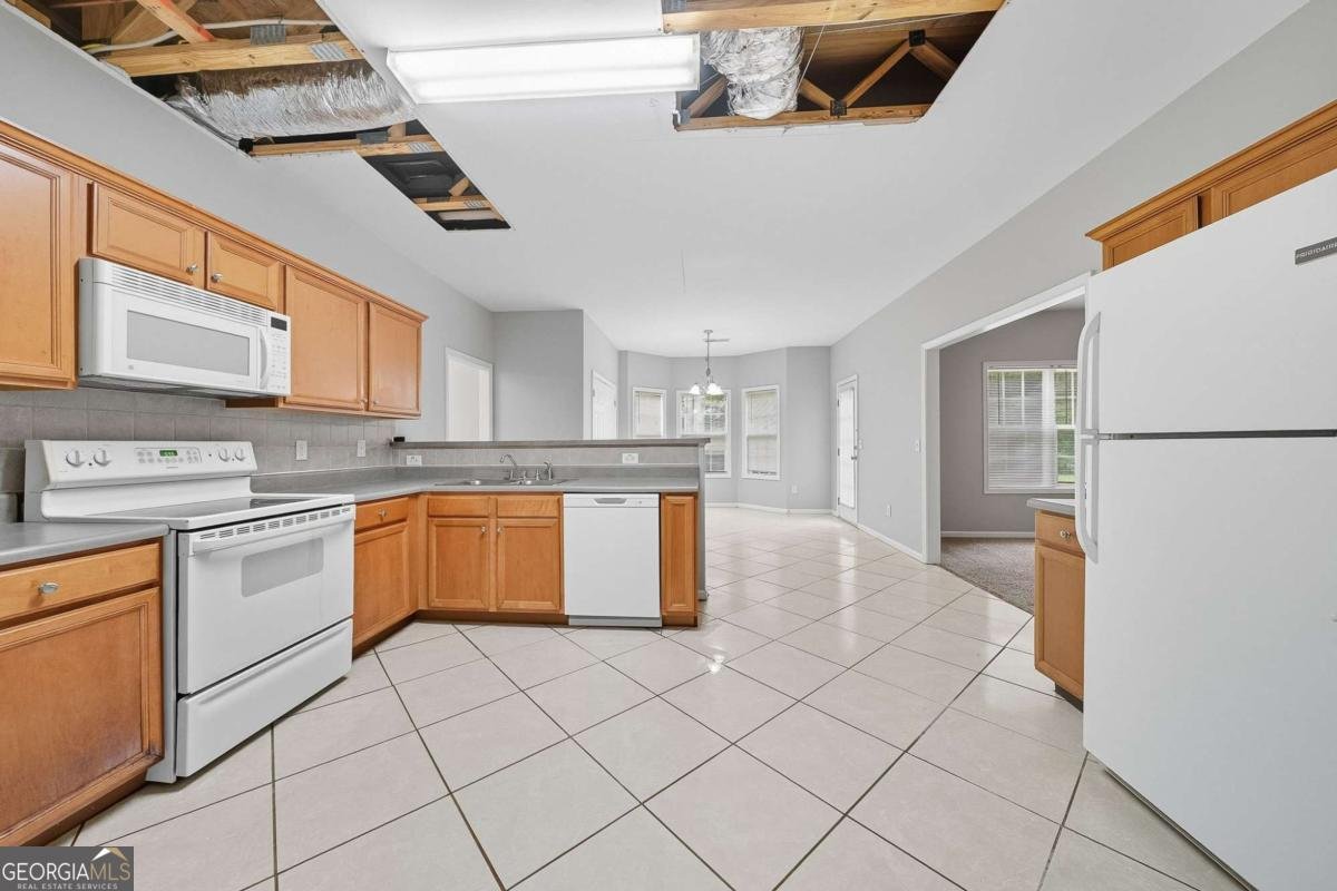 122 Melrose Creek Drive Stockbridge - 2
