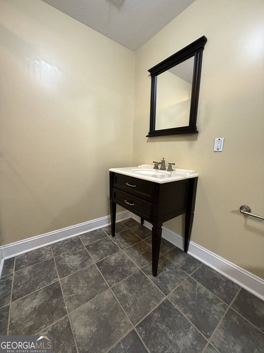 201 Tennant Circle Chickamauga - 44