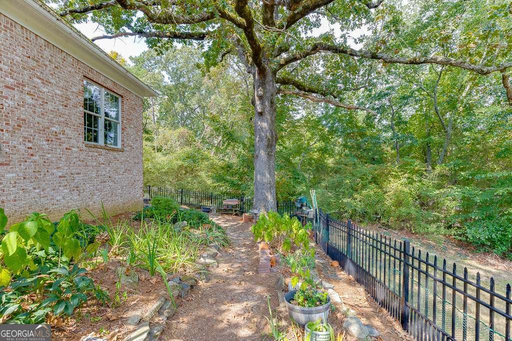 3765 Woodlawn Court Buford - 48