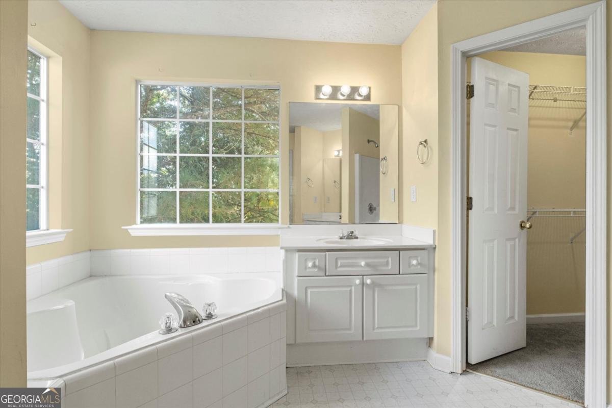 1082 Old Greystone Drive Lithonia - 17