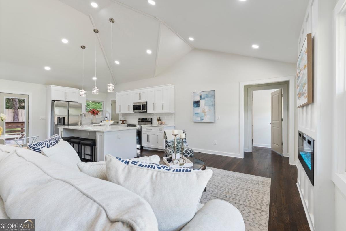 1882 Rosewood Road Decatur - 9