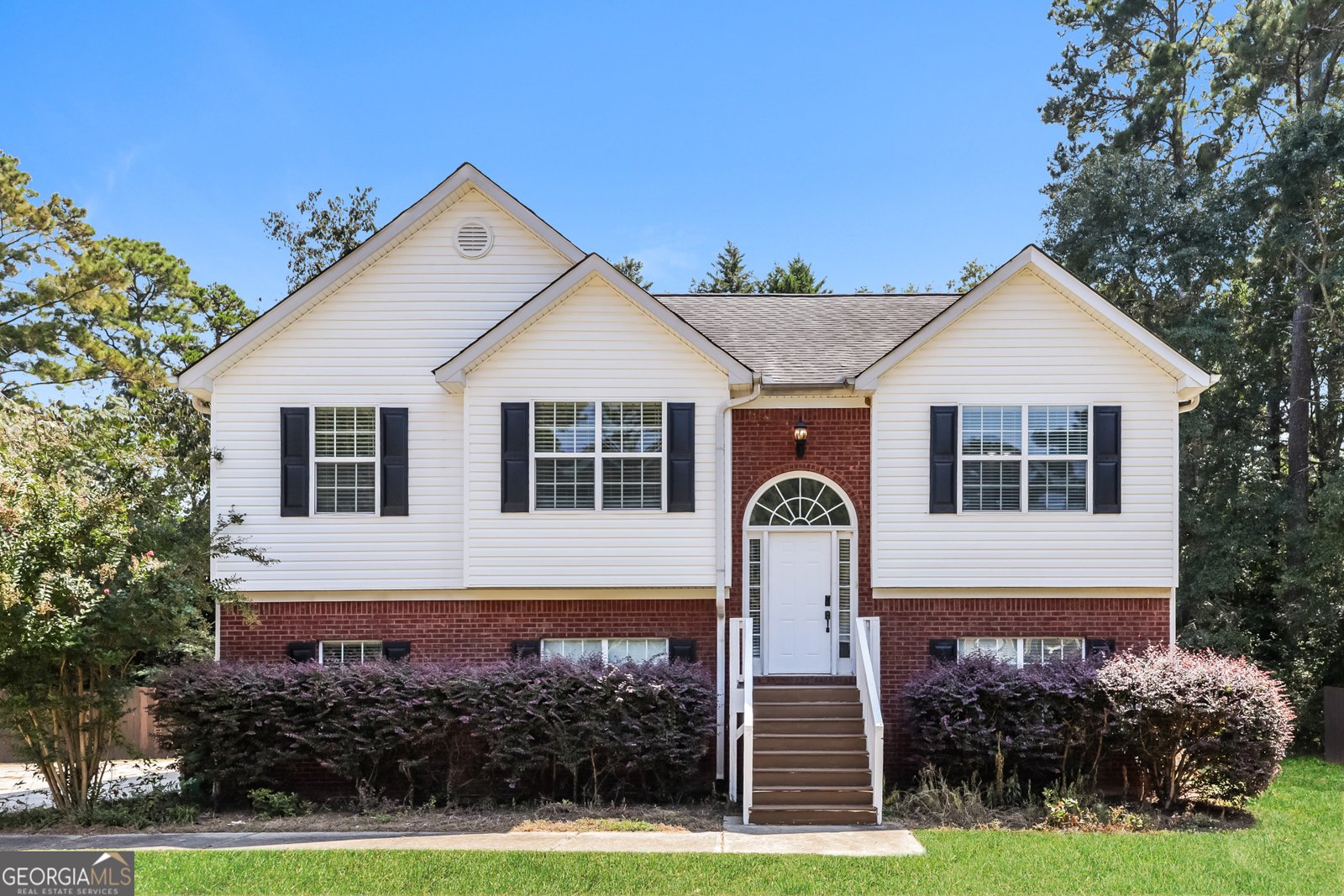 830 Lincoln Square Locust Grove - 1