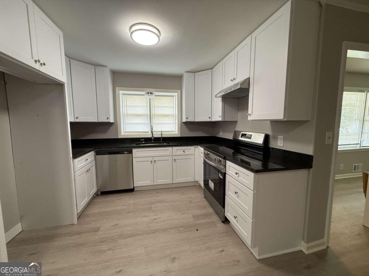 1547 Mountain View Circle Conyers - 4